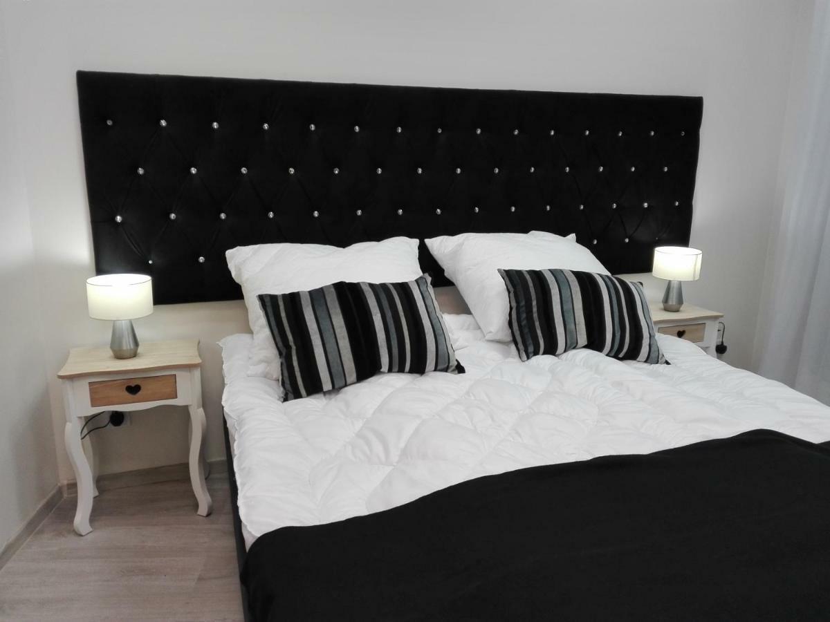 Vabank Apartamenty W Centrum Zielona Góra Exteriör bild